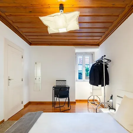 New Boutique Apt In Bairro Alto * ליסבון